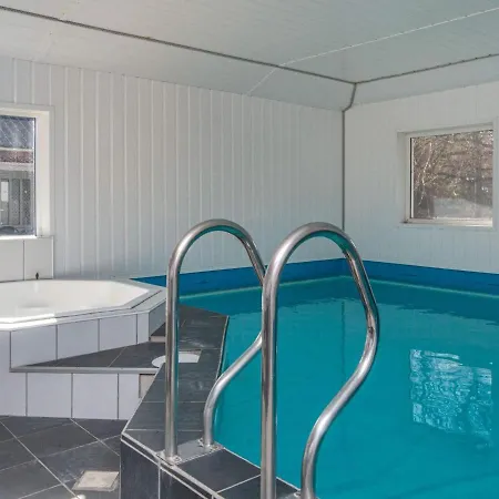 Ferienhaus 18 Person In R M
