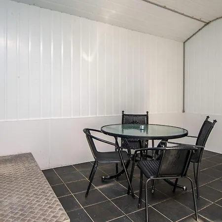 18 Person In Romo-by Traum Kongsmark